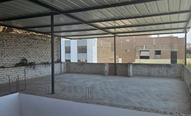 Se Vende Amplia Casa De 2 Pisos En Calle Guzmán Barrón - Trujillo (aipanaque)