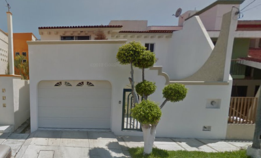 CASA EN COLONIA LOMAS DE MAZATLÁN, SINALOA.