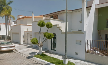 CASA EN COLONIA LOMAS DE MAZATLÁN, SINALOA.