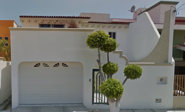 CASA EN COLONIA LOMAS DE MAZATLÁN, SINALOA.