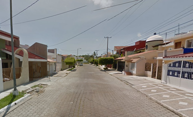 CASA EN COLONIA LOMAS DE MAZATLÁN, SINALOA.