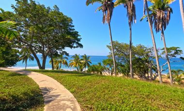 VILLA EN RENTA A PIE DE PLAYA Y RODEADO DE NATURALEZA