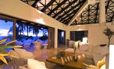 VILLA EN RENTA A PIE DE PLAYA Y RODEADO DE NATURALEZA