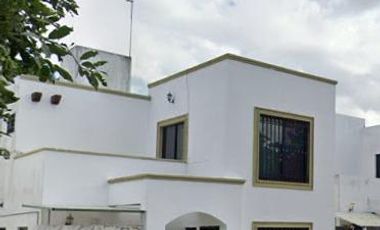 CASA EN COLONIA GRAN SANTA FE, MÉRIDA YUCATÁN.