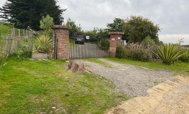 SE VENDE PARCELA CON CASA EN ALTOS DE SANTO DOMINGO