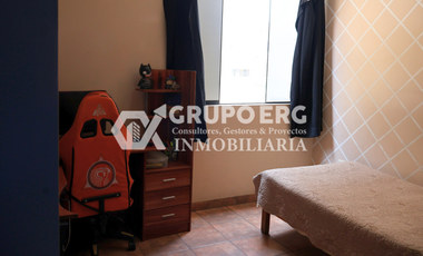 Casa en Venta con Locales Comerciales en Santa Anita