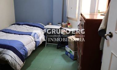 Casa en Venta con Locales Comerciales en Santa Anita