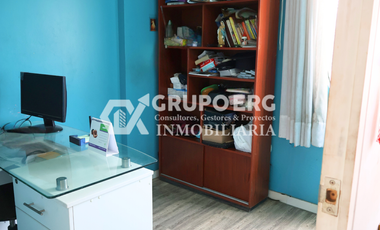 Casa en Venta con Locales Comerciales en Santa Anita