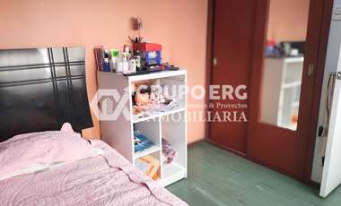Casa en Venta con Locales Comerciales en Santa Anita