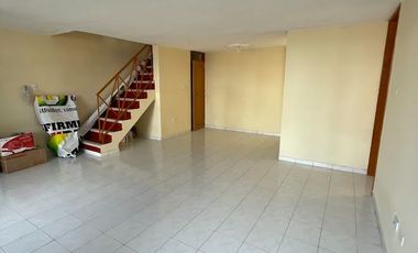 CASA EN CIUDAD JARDIN