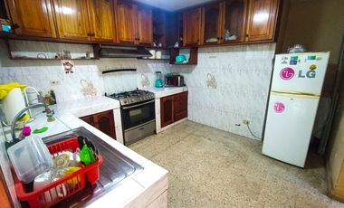 SE VENDE CASA DE 2 PISOS CON LOCAL COMERCIAL EN BOCANEGRA CALLAO