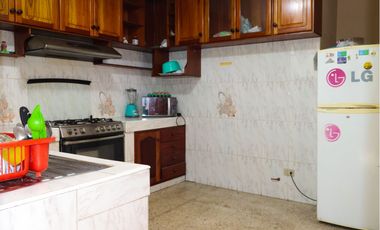 SE VENDE CASA DE 2 PISOS CON LOCAL COMERCIAL EN BOCANEGRA CALLAO