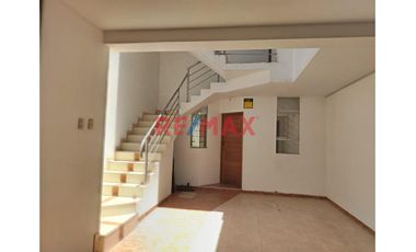 Alquilo Lindo Departamento Amoblado A 2 Cuadras De La Playa- Huanchaco Tradicional - 102M2 + Cochera -2Do Piso-S/. 1900