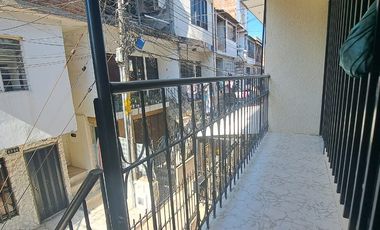 SE ARRIENDA APARTAMENTO EN EL BARRIO FLORALIA SEGUNDO NIVEL