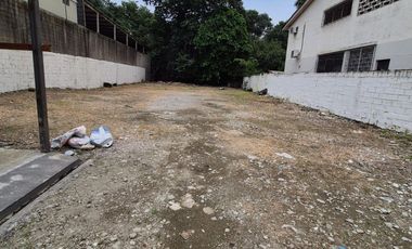 Terreno en Alquiler en Urdesa Norte, con Oficinas, 2 Baños,  Avenida Principal, Norte de Guayaquil.