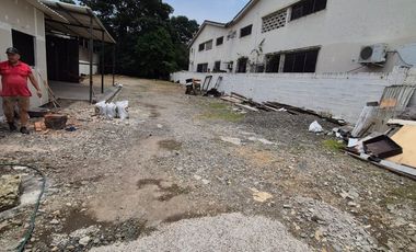 Terreno en Alquiler en Urdesa Norte, con Oficinas, 2 Baños,  Avenida Principal, Norte de Guayaquil.