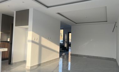 C350 - Venta Casa a Estrenar en Villaclub 4 dormitorios - Daule