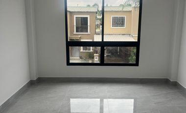 C350 - Venta Casa a Estrenar en Villaclub 4 dormitorios - Daule