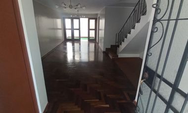 ALQUILER DE CASA 2 PISOS FRENTE PARQUE-URB.LA VIRREYNA- SURCO