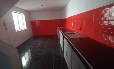 ALQUILER DE CASA 2 PISOS FRENTE PARQUE-URB.LA VIRREYNA- SURCO