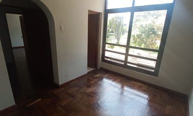 ALQUILER DE CASA 2 PISOS FRENTE PARQUE-URB.LA VIRREYNA- SURCO
