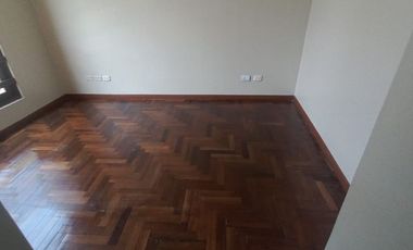 ALQUILER DE CASA 2 PISOS FRENTE PARQUE-URB.LA VIRREYNA- SURCO
