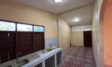 Move-in ready house on a 100-square-wa land plot, just 2 minutes from Darasamut School, Aranyaprathet.