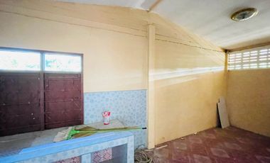 Move-in ready house on a 100-square-wa land plot, just 2 minutes from Darasamut School, Aranyaprathet.