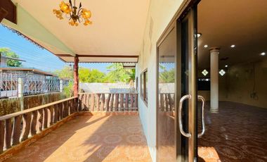 Move-in ready house on a 100-square-wa land plot, just 2 minutes from Darasamut School, Aranyaprathet.
