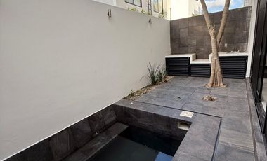 VENDO CASA DE 2 RECAMARAS DE 153 M2 CON ALBERCA PROPIA EN RESIDENCIAL ARBOLADA