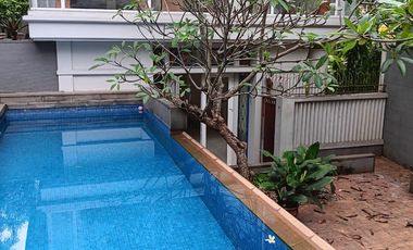 Disewakan Tahunan | Graha Taman ada Kolam Renang