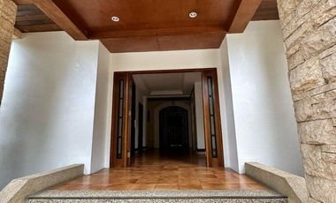 3-BR CONDO UNIT IN CORALPOINT, MACTAN WITH BEACHFRONT FOR SALE!!!!