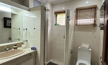 3-BR CONDO UNIT IN CORALPOINT, MACTAN WITH BEACHFRONT FOR SALE!!!!