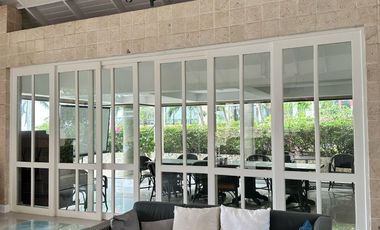 3-BR CONDO UNIT IN CORALPOINT, MACTAN WITH BEACHFRONT FOR SALE!!!!