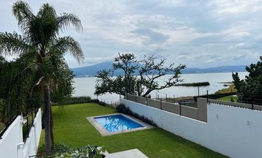CASA AMUEBLADA EN RENTA, CHAPALA FRENTE A LA LAGUNA
