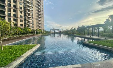 FOR SALE - 1BR FRONT SEAVIEW UNIT WITH BALCONY IN MANDANI BAY, MANDAUE CEBU. READY FOR OCCUPANCY. FURNISHED UNIT.