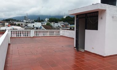 Arriendo Casa de Dos Pisos Con Terraza Metaima I