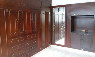 Arriendo Casa de Dos Pisos Con Terraza Metaima I