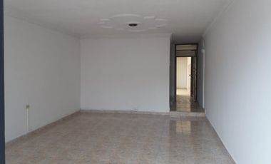 Arriendo Casa de Dos Pisos Con Terraza Metaima I