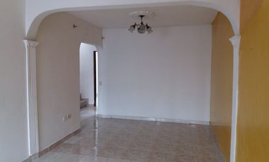 Arriendo Casa de Dos Pisos Con Terraza Metaima I