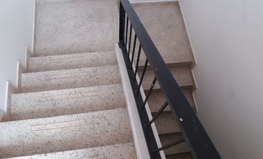 Arriendo Casa de Dos Pisos Con Terraza Metaima I