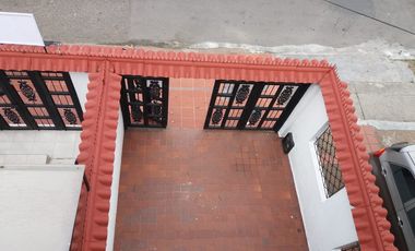 Arriendo Casa de Dos Pisos Con Terraza Metaima I