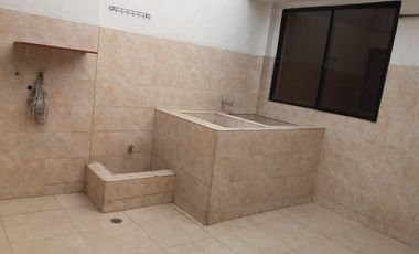 Arriendo Casa de Dos Pisos Con Terraza Metaima I