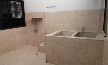 Arriendo Casa de Dos Pisos Con Terraza Metaima I