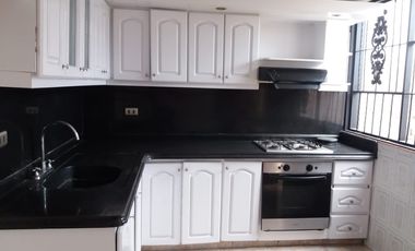 Arriendo Casa de Dos Pisos Con Terraza Metaima I