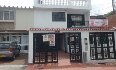 Arriendo Casa de Dos Pisos Con Terraza Metaima I