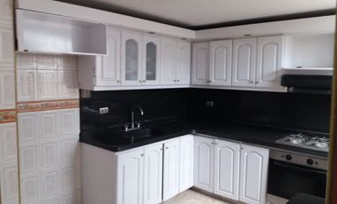 Arriendo Casa de Dos Pisos Con Terraza Metaima I