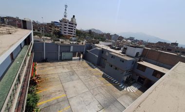 VENDO  TERRENO DE 2085 M2.  EN AV. TOMAS VALLE. CDRA. 20. URB. GARAGAY.