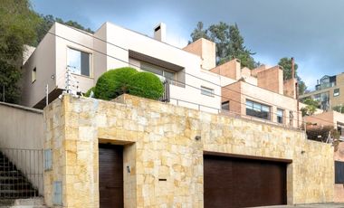ARRIENDO CASA  ALTOS DE CHICO 1500 M2