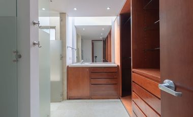 ARRIENDO CASA  ALTOS DE CHICO 1500 M2